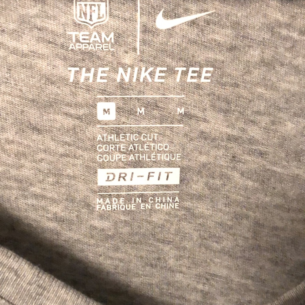 ❌SOLD❌ NWOT Seattle Seahawks Nike NFL Womens T-Shirt Medium - Picture 4 of 6